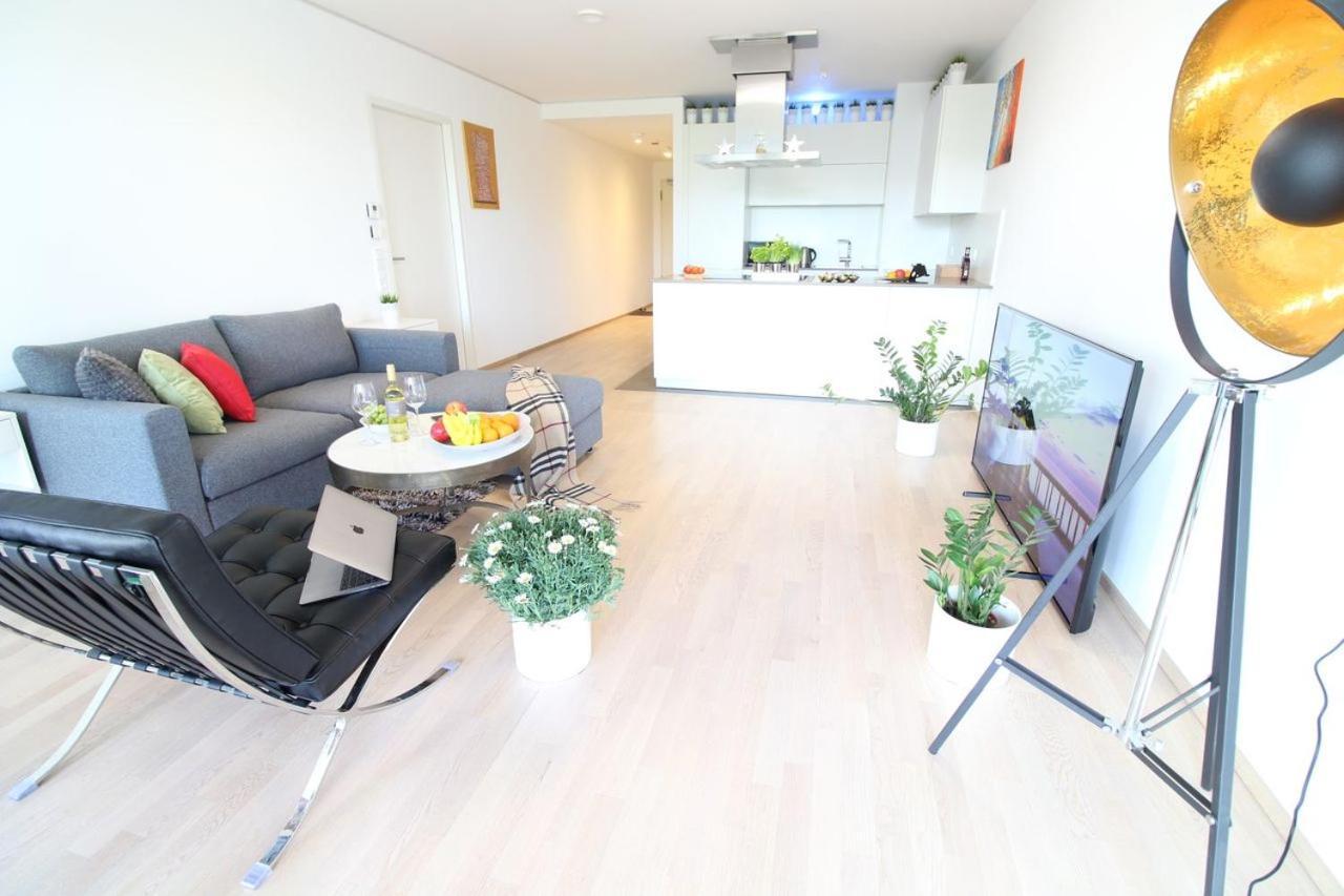 Close To Fair, Main Station And Airport Apartment